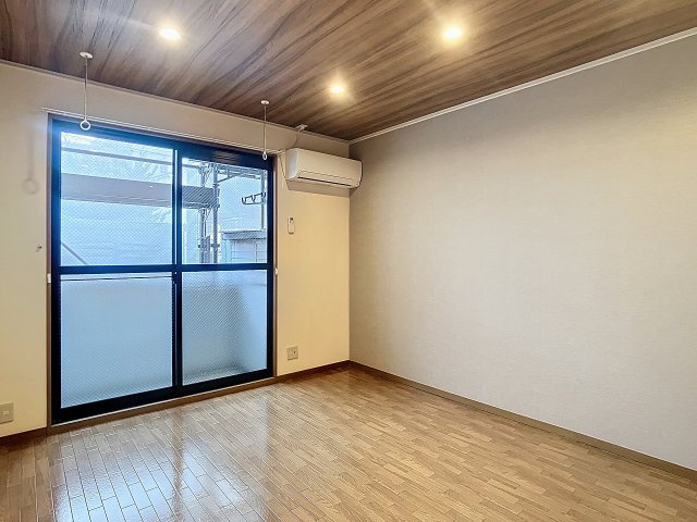 ヴェルナティオの洋室