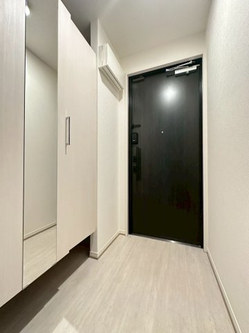 グランディールさわらぎの玄関