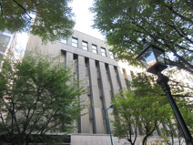 大丸東隣のレトロビルの画像