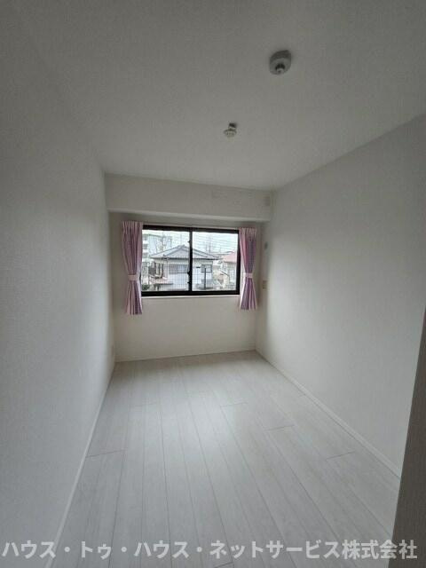 アンビシャス南柏の洋室