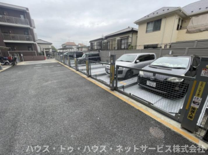 アンビシャス南柏の駐車場