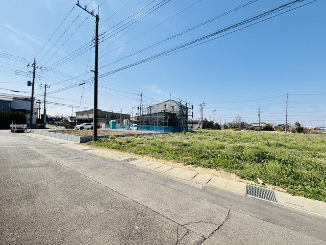 敷地面積87.7坪　売地　川越市萱沼　の前面道路含む現地写真|現地（2023年1月）撮影　東側約4.0ｍ公道