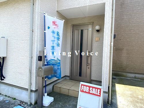 【エントランス】 | 【仲介手数料０円】茅ヶ崎市ひばりが丘　中古一戸建て | 茅ヶ崎市ひばりが丘　中古一戸建て