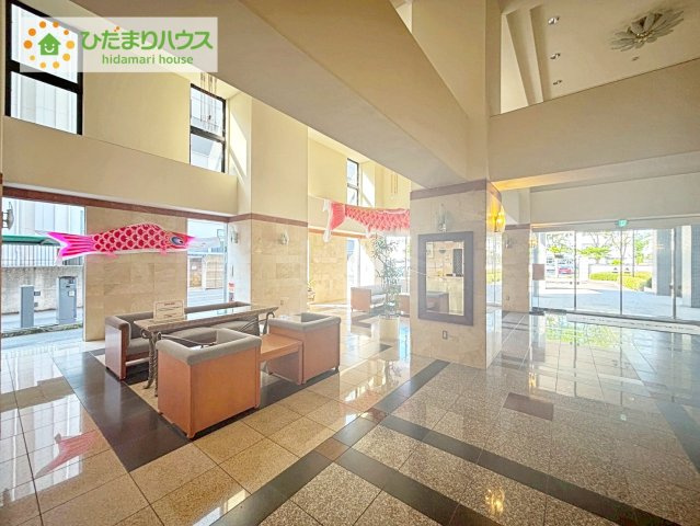 【ロビー】 | 三の丸グランキャッスルタワー | 土日でも管理人さんがおり、何かあってもすぐ相談できるので安心です♪