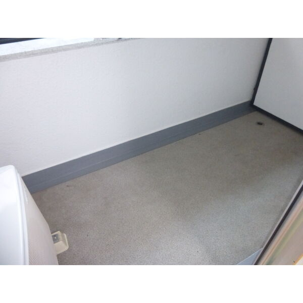 ハイツ丸利のバルコニー