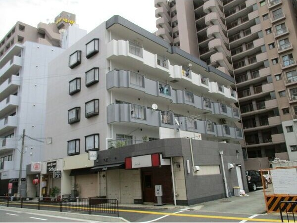 ハイツ丸利の外観