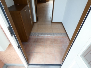 【玄関】 | コートボナール | ベビーカーも置ける大きな玄関です。