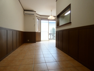 【居間・リビング】 | コートボナール | 洋風な内装が特徴的です。