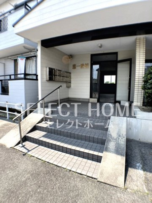 【エントランス】 | 恵一番館 | 建物の内部です