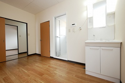 真藤ビルの洗面所| 真藤ビル303号