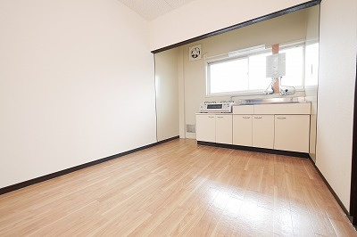 真藤ビルのキッチン| 真藤ビル303号