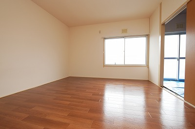 真藤ビルの洋室| 真藤ビル303号