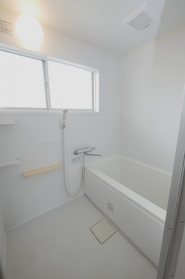 真藤ビルの浴室| 真藤ビル303号