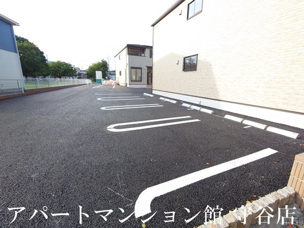 ルノンⅡの駐車場