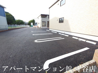 【駐車場】