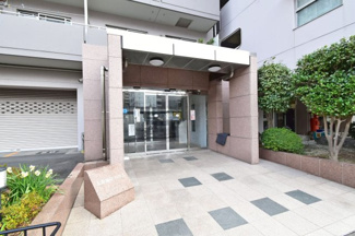 【エントランス】 | 「大森海岸」駅徒歩３分！新耐震基準適合大規模マンション大森海岸ハウスは即日現地案内可能となっておりますので、お気軽にお問い合わせください！