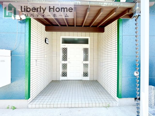 牛久市中央１丁目　中古戸建のエントランス