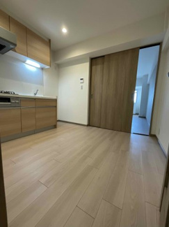 【居間・リビング】 | プラザローヤル５ | プラザローヤル5のリビングダイニングです。全室のフローリング、クロス貼替済みです。