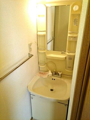 【洗面所】 | ピーチハウス | 明るい洗面所です