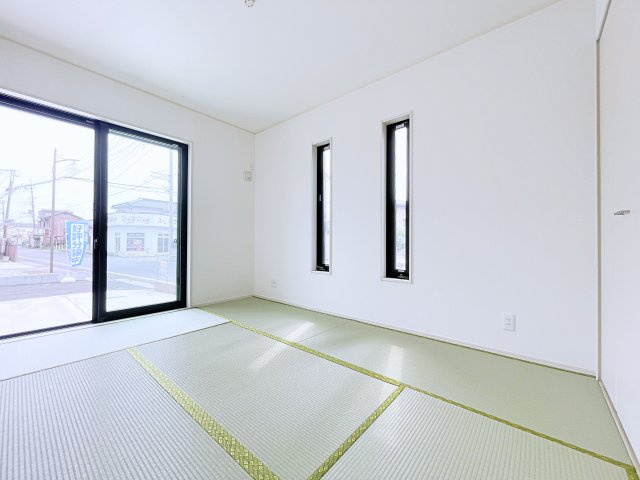 熊谷市箱田7丁目　AiTOWN　全3区画の和室|和と洋のいいとこ取り♪畳でくつろげる、明るくて心地いいお部屋です！