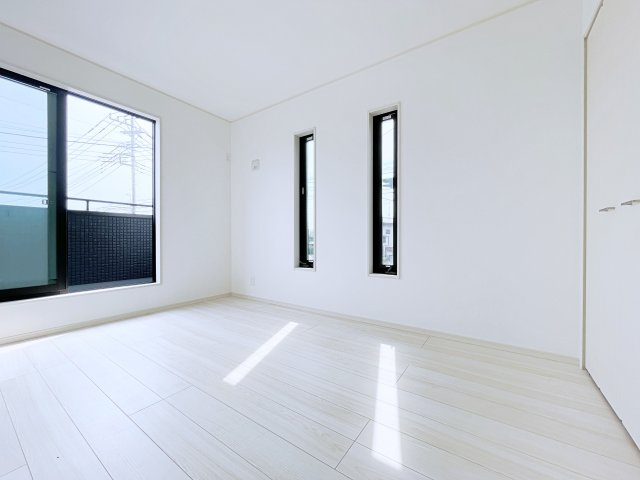 熊谷市箱田7丁目　AiTOWN　全3区画の洋室|2面採光で陽射しがたっぷり差し込む明るい洋室です！