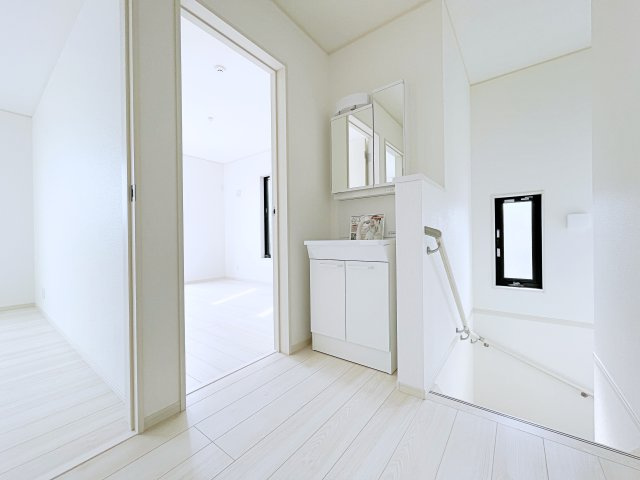 熊谷市箱田7丁目　AiTOWN　全3区画の独立洗面台|2階にも独立洗面台があり、忙しい朝も快適に過ごせる便利な設計！