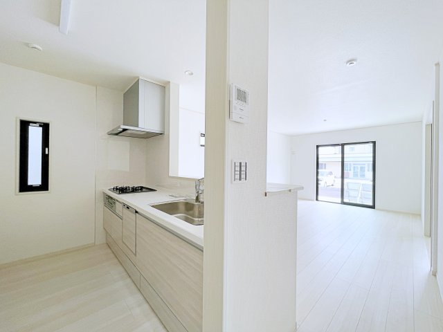 熊谷市箱田7丁目　AiTOWN　全3区画のキッチン|対面式カウンターキッチンで配膳や片付けが楽々！