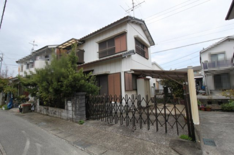 赤石町　中古戸建の駐車場