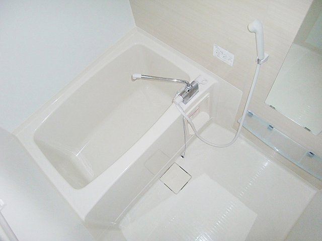 ルシエール小林の浴室|落ち着いた空間のお風呂です