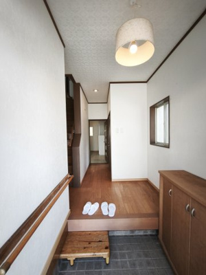 【玄関】 | 大津市錦織1丁目6-10　中古戸建