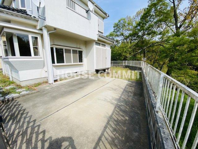 下岩橋　中古戸建の駐車場