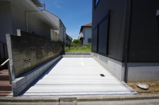 【駐車場】 | 駐車場は南北にあり2台駐車できます。