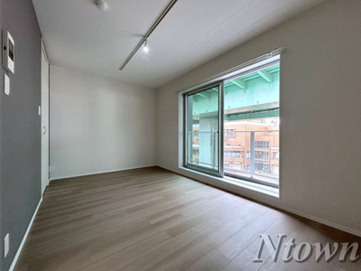 【居間・リビング】 | lives residence 浄心 | こちらの居間で趣味の時間をお楽しみください