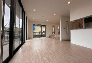 【居間・リビング】 | 西宮市　深谷町　中古戸建