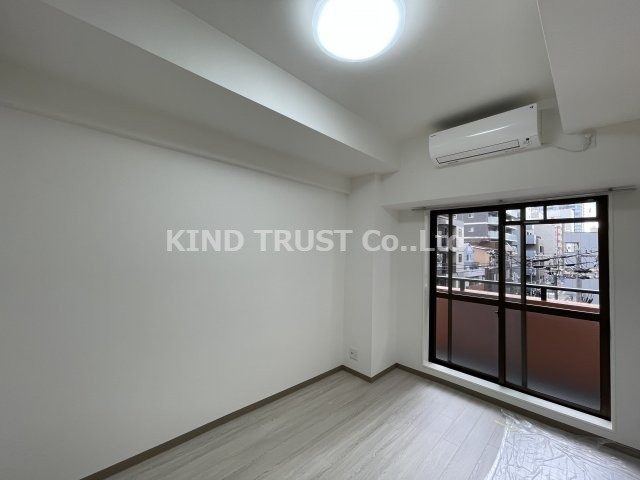 ローズコーポ天満東Ⅱの居間・リビング|ゆったりとしたリビングです