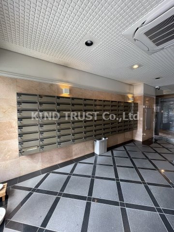 ローズコーポ天満東Ⅱのロビー|ゆとりのあるロビーです