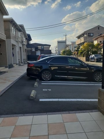 アルドーレ東合川　Ａの駐車場|駐車スペースもあります☆