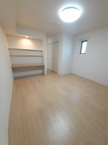 アルドーレ東合川　Ａの寝室|明るい室内です☆