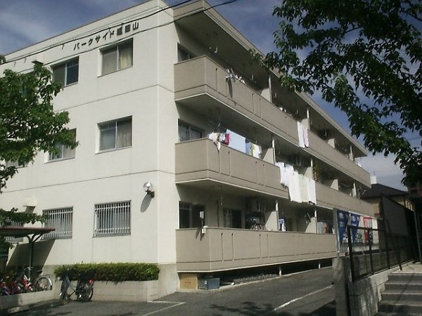 パークサイド植田山の外観