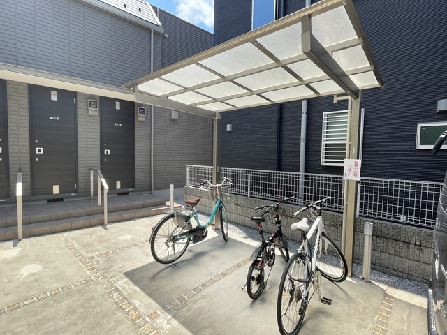 リヴェールメゾンのその他共用部分|★屋根付き駐輪スペース★