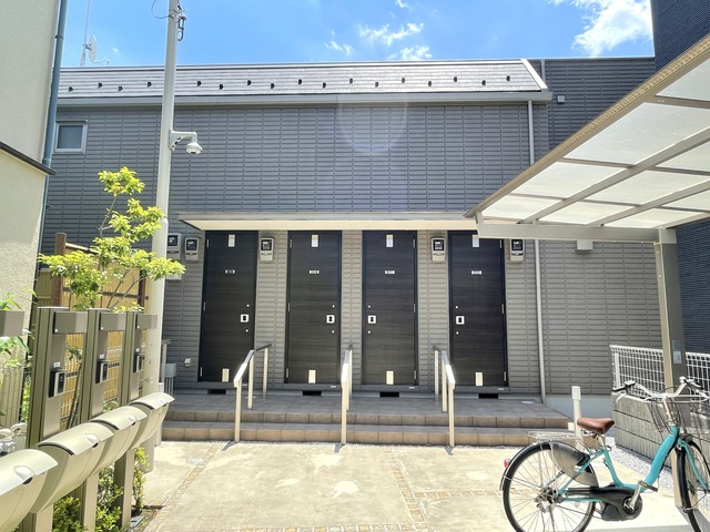 リヴェールメゾンのエントランス|★入居後安心の24時間管理サポート★