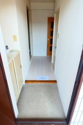 【玄関】 | ルミエール・シャトレ | シューズボックスのある玄関です