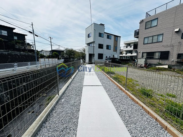 鎌倉市腰越4丁目　新築戸建全2棟　2号棟の駐車場