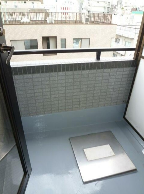 アドバンス喜月ビルのバルコニー