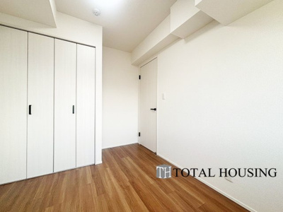 【洋室】 | セザール麻生東 | 洋室　約4.6帖
充分な広さと収納スペースを完備している為、作業部屋としても有効活用できます。