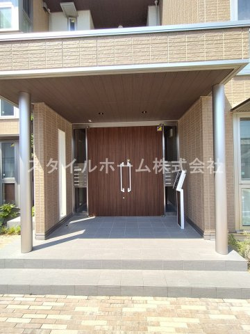 ヴェール東橋良のエントランス