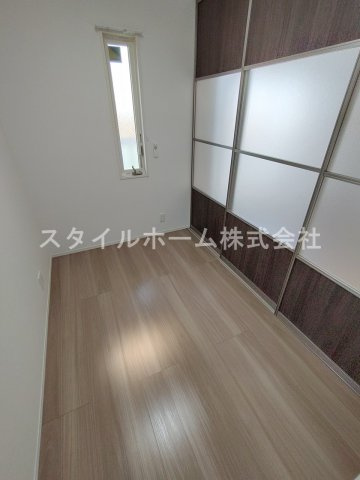 ヴェール東橋良の居間・リビング|別部屋写真です。
