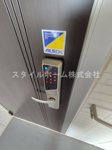 ヴェール東橋良の玄関