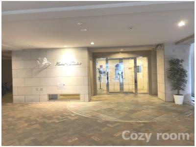 【エントランス】 | ハイムタケダT-9 | ホテルのエントランスみたいな広いエントランス入口です(^-^)