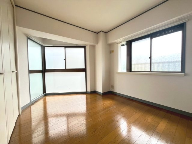 リベラ西芦屋の洋室|使い勝手のいい洋室です